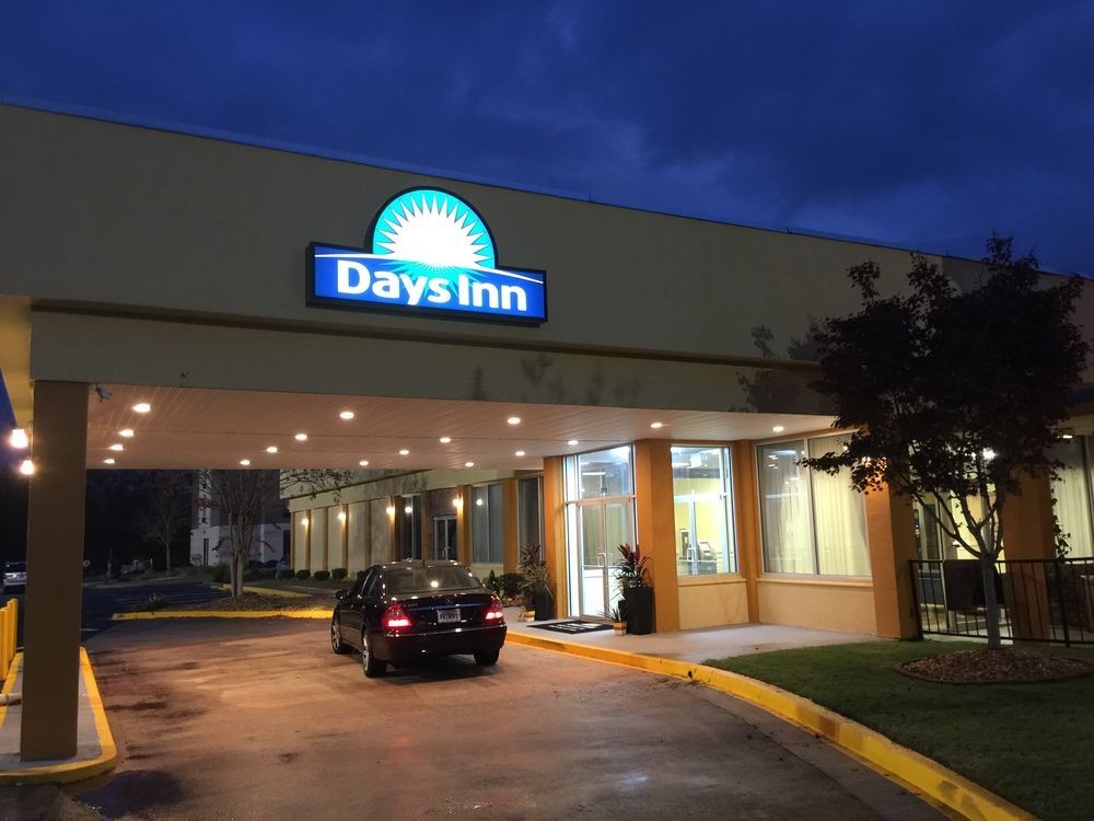 Days Inn By Wyndham Madison Buitenkant foto