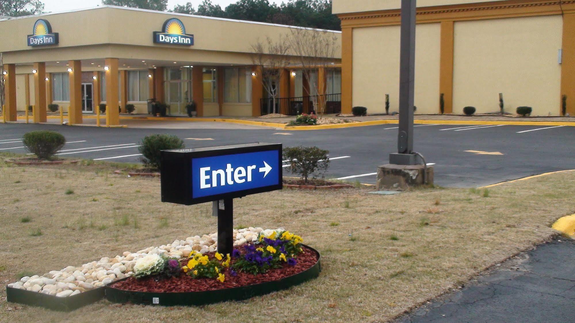 Days Inn By Wyndham Madison Buitenkant foto