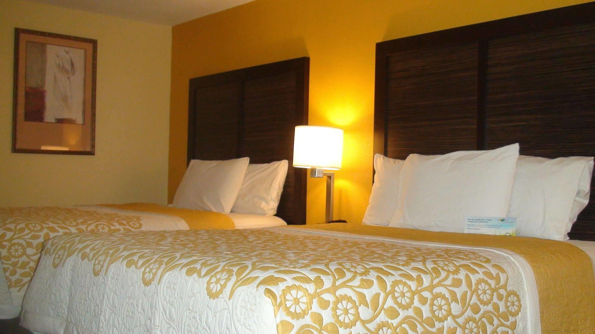 Days Inn By Wyndham Madison Buitenkant foto